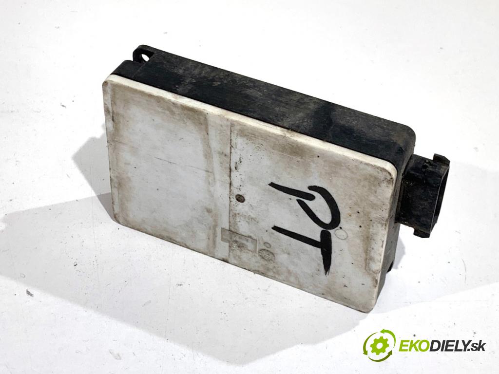 MERCEDES-BENZ KLASA GL SUV 2012 190 kW GL 350 CDI / BlueTec 4-matic (166.823, 166.824) 2987 Snímač RADAR: DISTRONIC A0009050110