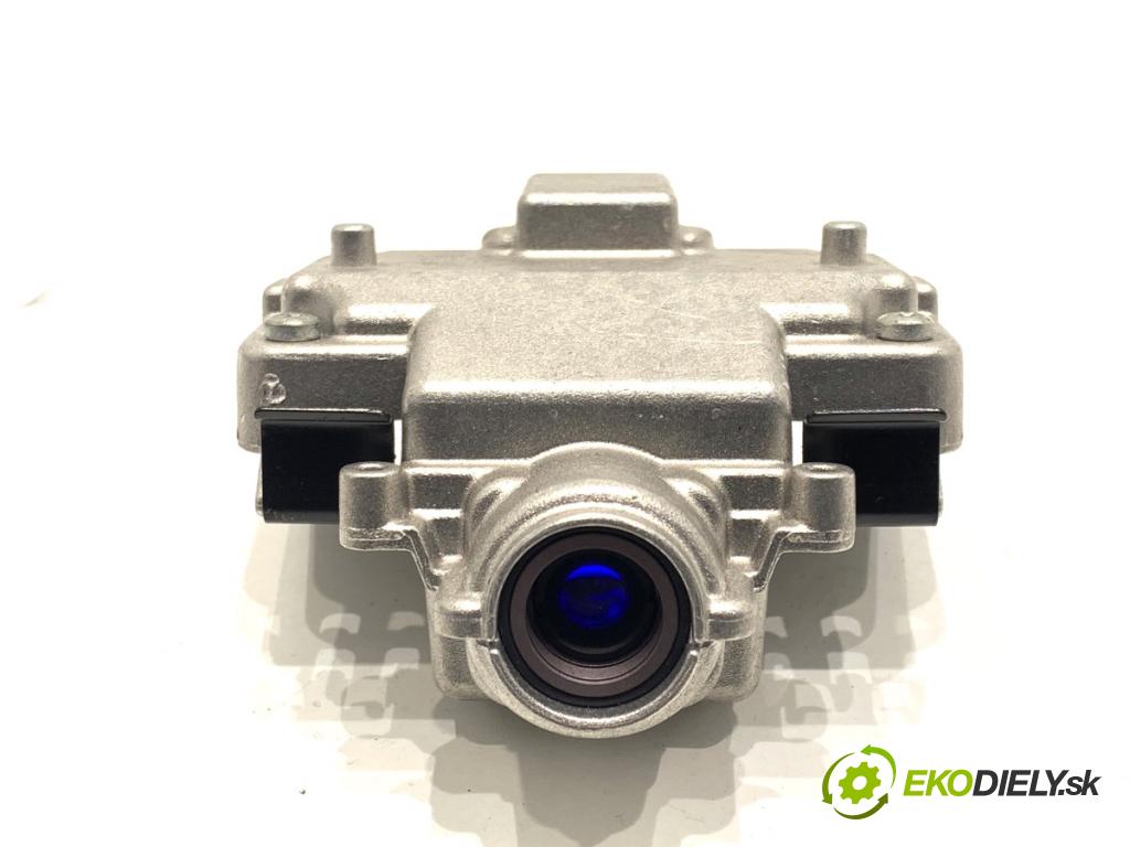 MERCEDES-BENZ KLASA GL SUV 2012 190 kW GL 350 CDI / BlueTec 4-matic (166.823, 166.824) 2987 KAMERA okna PŘEDNÍ A0028209297