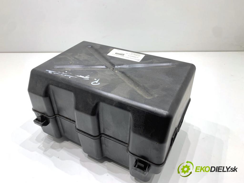 MERCEDES-BENZ KLASA GL SUV 2012 190 kW GL 350 CDI / BlueTec 4-matic (166.823, 166.824) 2987 pumpa centrálneho zámku A0008005648 (Riadiaca jednotka centrálneho zámku)