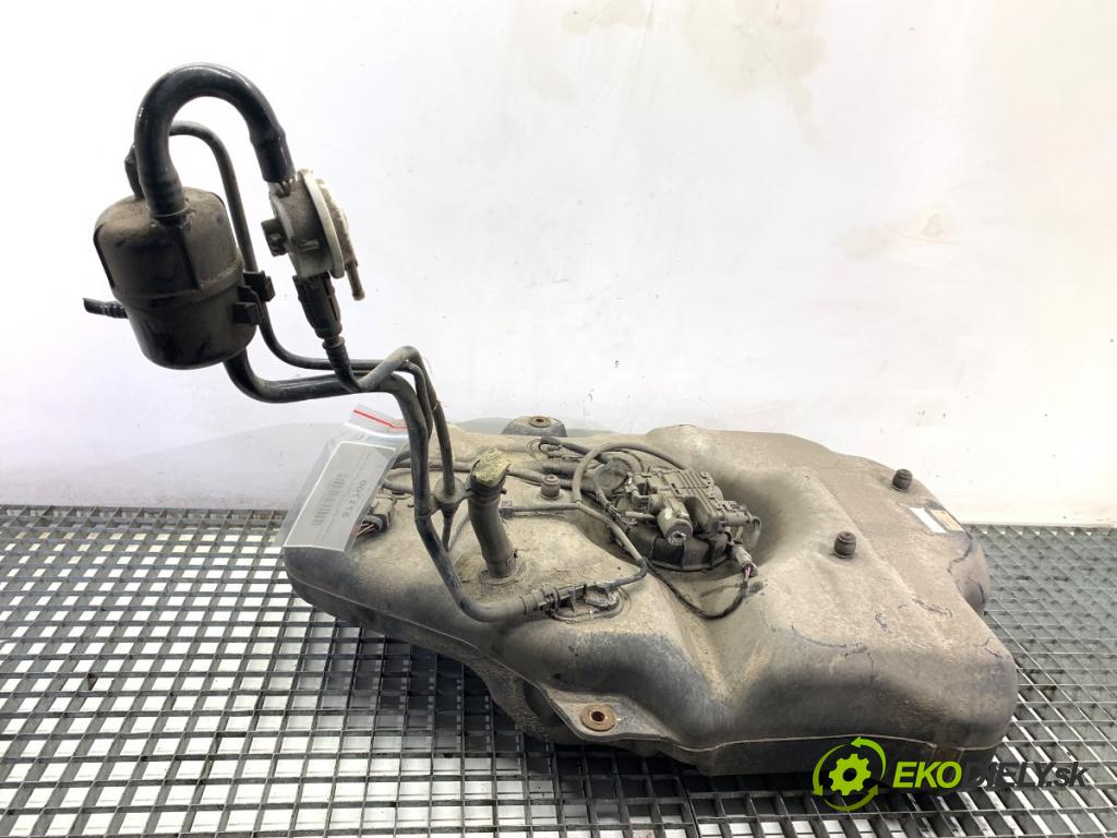 MERCEDES-BENZ KLASA GL SUV 2012 190 kW GL 350 CDI / BlueTec 4-matic (166.823, 166.824) 2987 nádržka SCR A1664701201 A1664701001