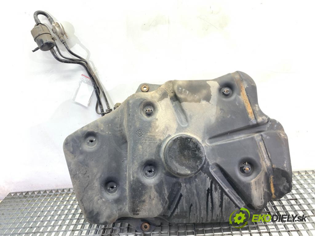 MERCEDES-BENZ KLASA GL SUV 2012 190 kW GL 350 CDI / BlueTec 4-matic (166.823, 166.824) 2987 Nádržka SCR: A1664701201 A1664701001