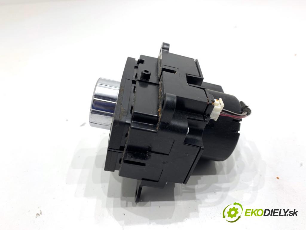 MERCEDES-BENZ KLASA GL SUV 2012 190 kW GL 350 CDI / BlueTec 4-matic (166.823, 166.824) 2987 Panel ovládania LOW RANGE A1669051451