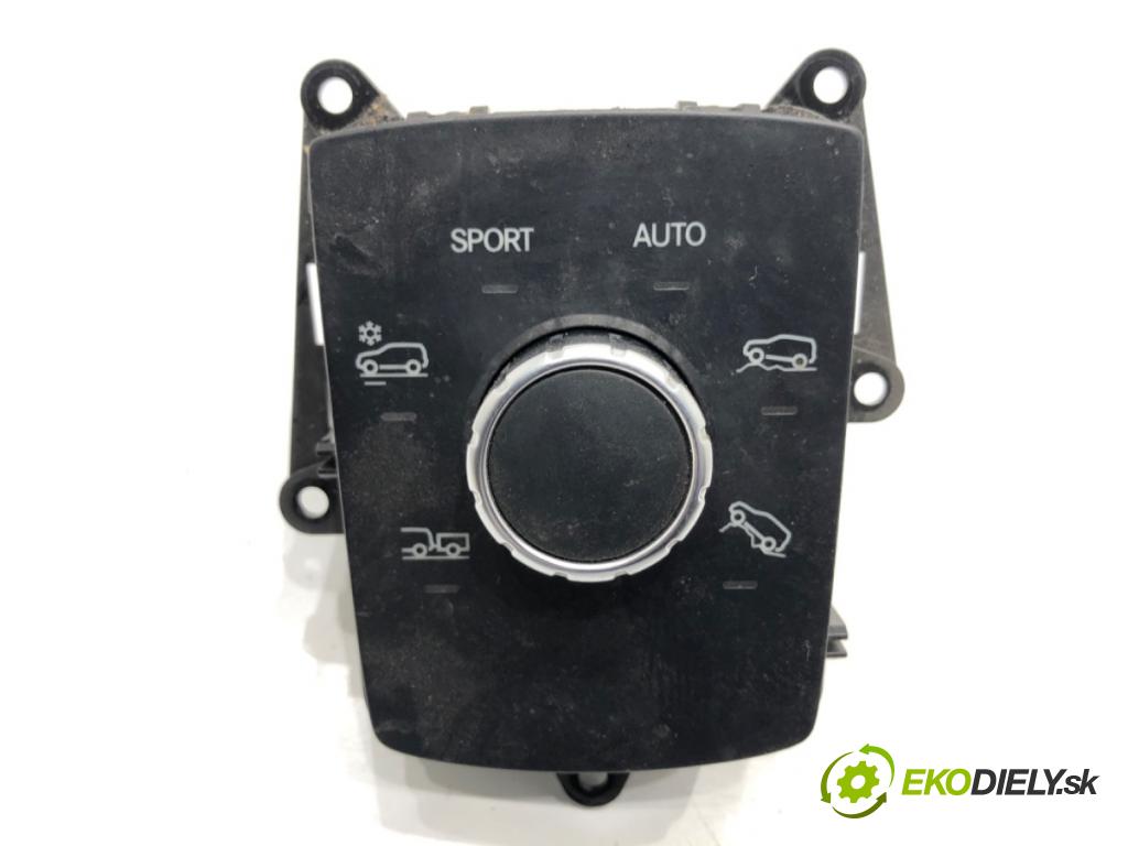 MERCEDES-BENZ KLASA GL SUV 2012 190 kW GL 350 CDI / BlueTec 4-matic (166.823, 166.824) 2987 Panel přepínač násada držadlo ovládaní nápravy A1669051751