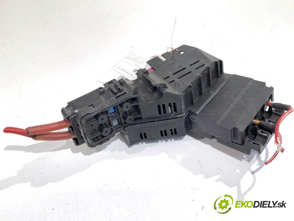 MERCEDES-BENZ KLASA GL SUV 2012 190 kW GL 350 CDI / BlueTec 4-matic (166.823, 166.824) 2987 Skrinka poistková A1665402450 (Poistková skrinka)