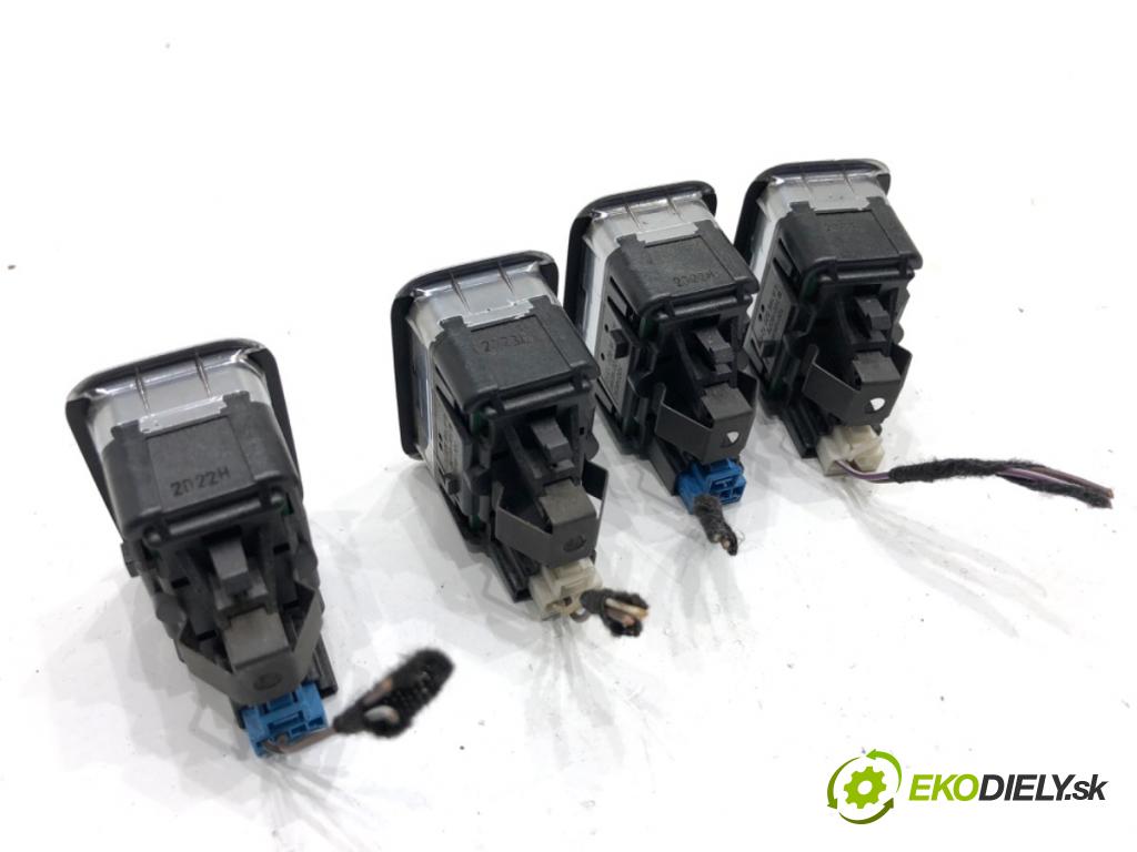 MERCEDES-BENZ KLASA GL SUV 2012 190 kW GL 350 CDI / BlueTec 4-matic (166.823, 166.824) 2987 SPÍNAČE: sklápania sedačky zad A1668201310