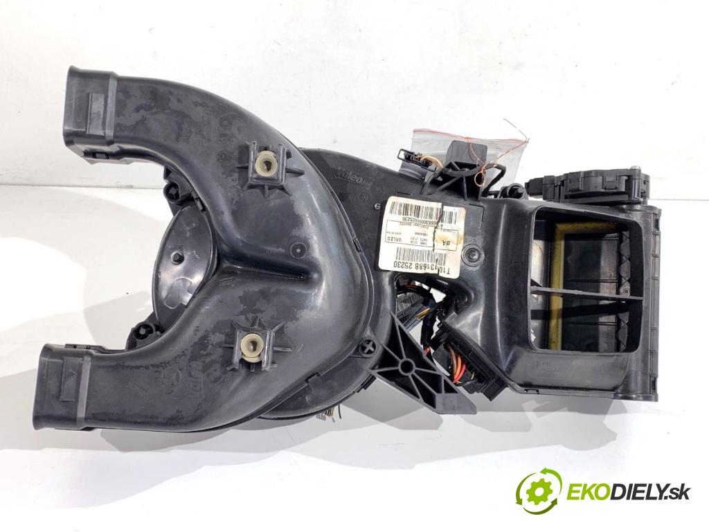 MERCEDES-BENZ KLASA GL SUV 2012 190 kW GL 350 CDI / BlueTec 4-matic (166.823, 166.824) 2987 topení zadní část T1013158N