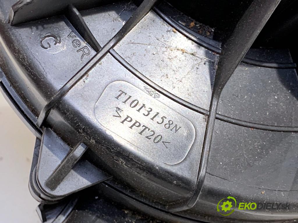 MERCEDES-BENZ KLASA GL SUV 2012 190 kW GL 350 CDI / BlueTec 4-matic (166.823, 166.824) 2987 ventilátor kúrenia zad T1013158N