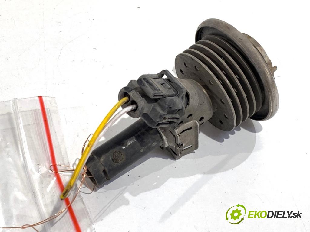 MERCEDES-BENZ KLASA GL SUV 2012 190 kW GL 350 CDI / BlueTec 4-matic (166.823, 166.824) 2987 vstřikovač SCR