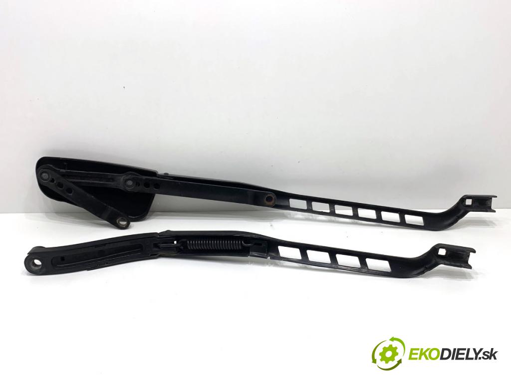 MERCEDES-BENZ KLASA GL SUV 2012 190 kW GL 350 CDI / BlueTec 4-matic (166.823, 166.824) 2987 Rameno stierače predný A1648240049