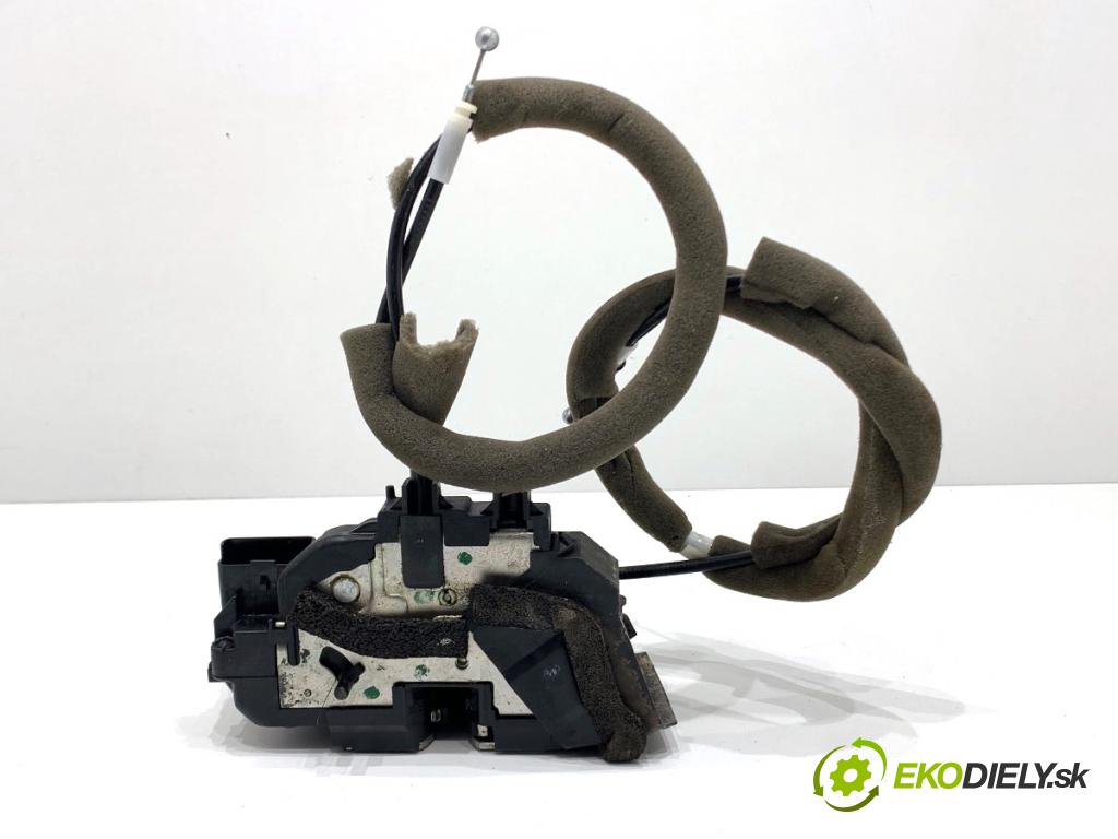 NISSAN QASHQAI J11 SUV 2014 96 kW 1.6 dCi 1598 zámok Dvere pravy zad