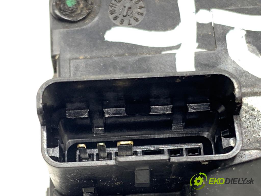 NISSAN QASHQAI J11 SUV 2014 96 kW 1.6 dCi 1598 zámok Dvere pravy zad