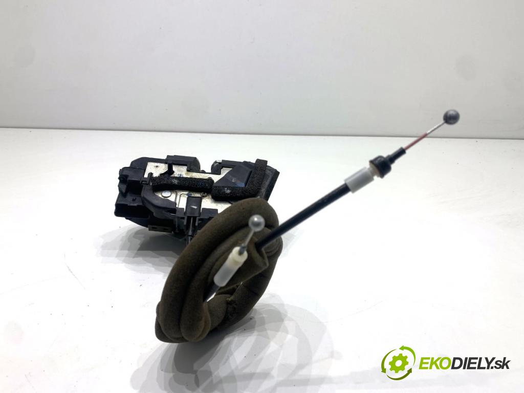 NISSAN QASHQAI J11 SUV 2014 96 kW 1.6 dCi 1598 zámok Dvere ľavy zad