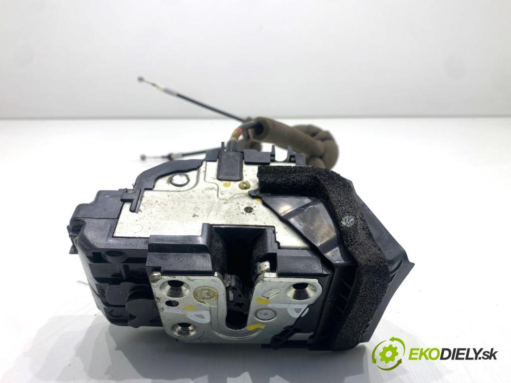 NISSAN QASHQAI J11 SUV 2014 96 kW 1.6 dCi 1598 zámok Dvere pravy predný 