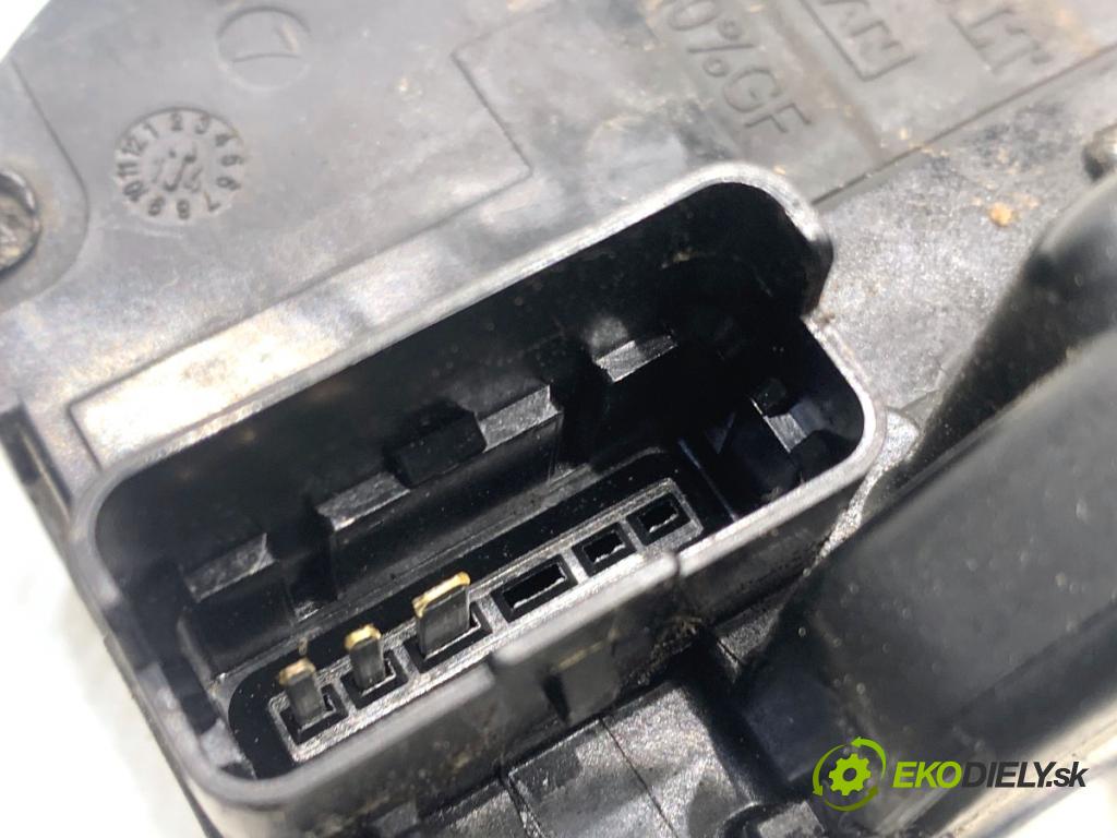 NISSAN QASHQAI J11 SUV 2014 96 kW 1.6 dCi 1598 zámok Dvere pravy predný