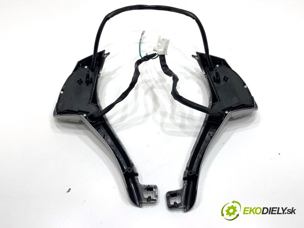 NISSAN QASHQAI J11 SUV 2014 96 kW 1.6 dCi 1598 SPÍNAČE: volantu