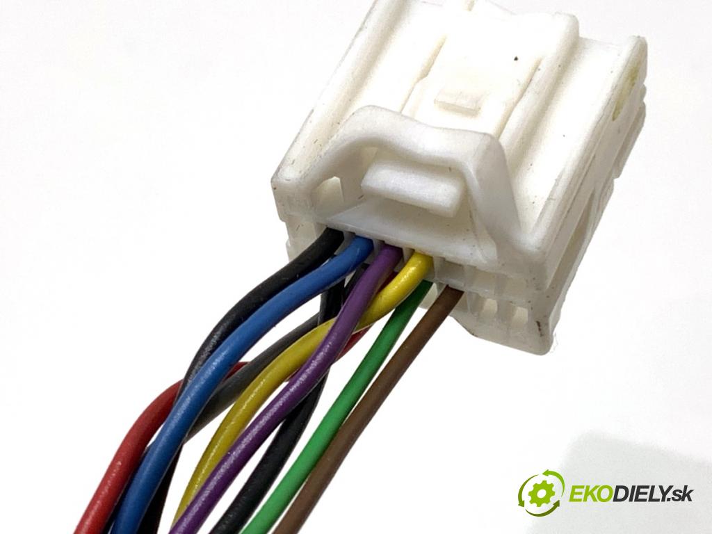 NISSAN QASHQAI J11 SUV 2014 96 kW 1.6 dCi 1598 Spätné zrkadlo pravy 326G