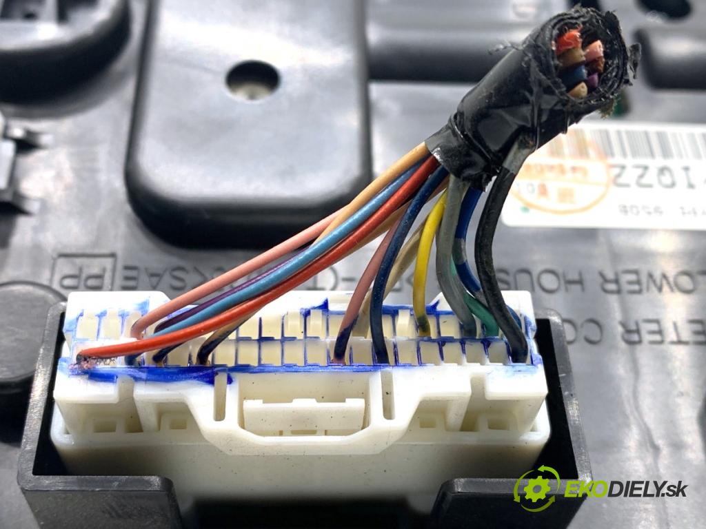 NISSAN QASHQAI J11 SUV 2014 96 kW 1.6 dCi 1598 prístrojovka 4EL2C (Přístrojová deska)