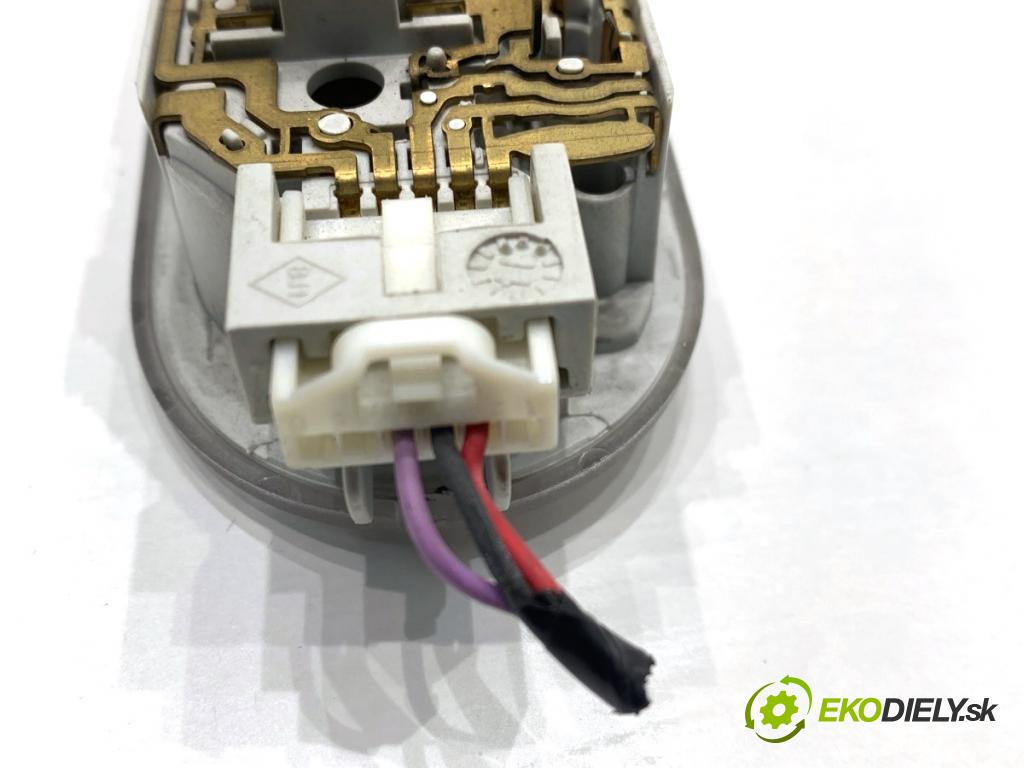 NISSAN QASHQAI J11 SUV 2014 96 kW 1.6 dCi 1598 Svetlo stropné