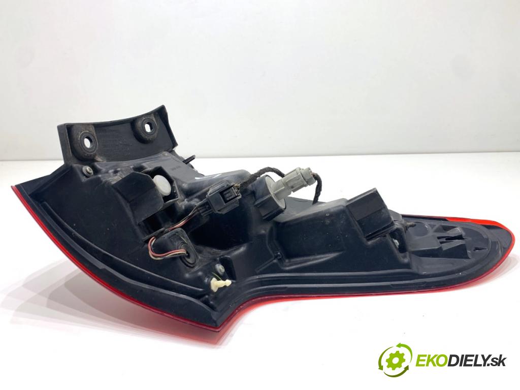 NISSAN QASHQAI J11 SUV 2014 96 kW 1.6 dCi 1598 světlo levý zadní část 220-18013