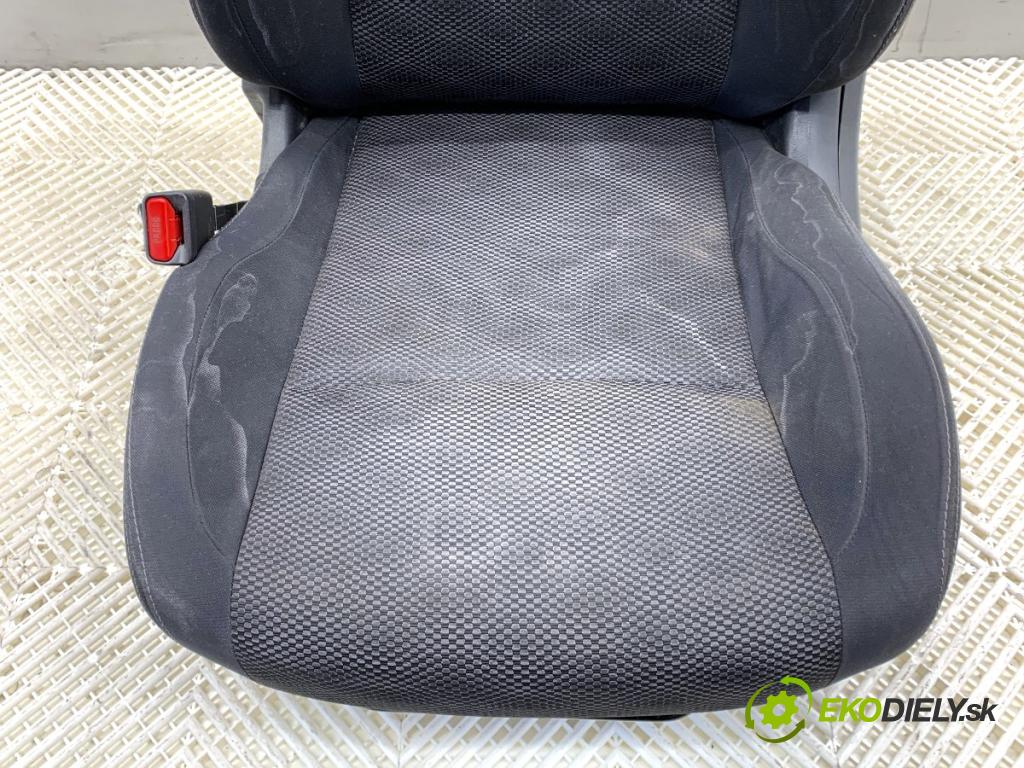 NISSAN QASHQAI J11 SUV 2014 96 kW 1.6 dCi 1598 Sedadlo ľavy predný