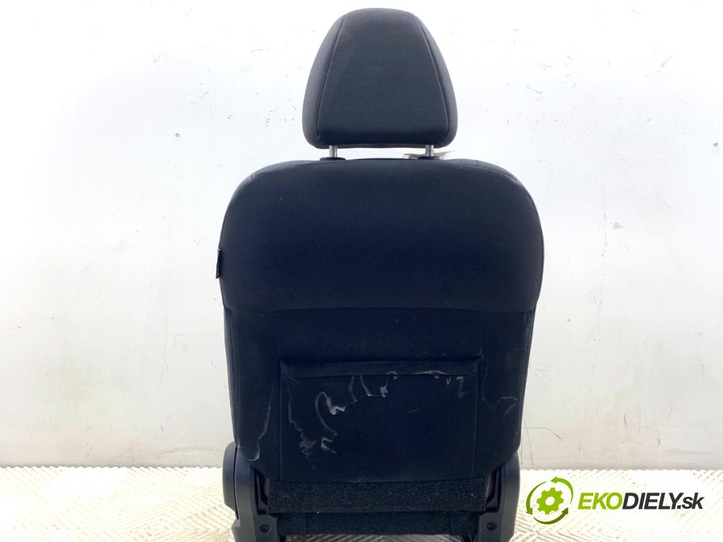 NISSAN QASHQAI J11 SUV 2014 96 kW 1.6 dCi 1598 Sedadlo ľavy predný