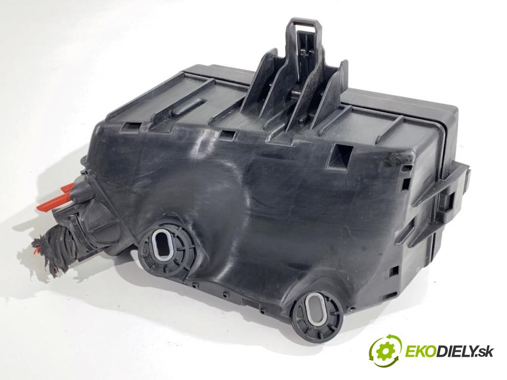 SKODA OCTAVIA III Kombi 2015 110 kW 2.0 TDI 1968 skříňka poistková 5Q0907361D (Pojistková skříňka)