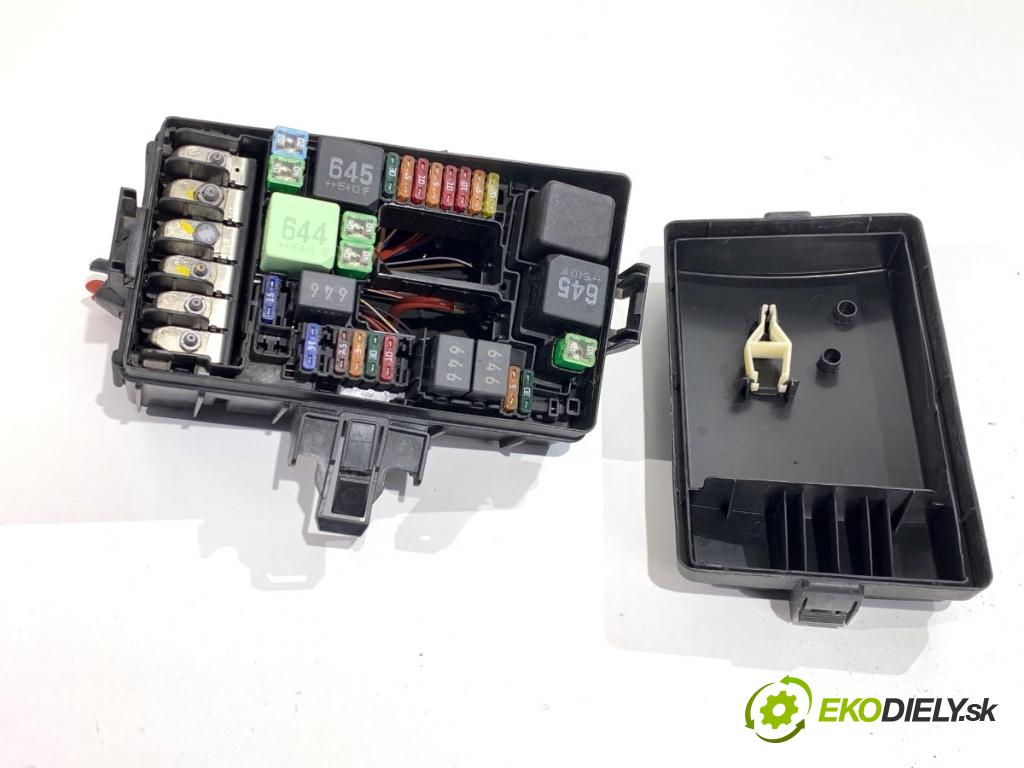 SKODA OCTAVIA III Kombi 2015 110 kW 2.0 TDI 1968 skříňka poistková 5Q0907361D (Pojistková skříňka)