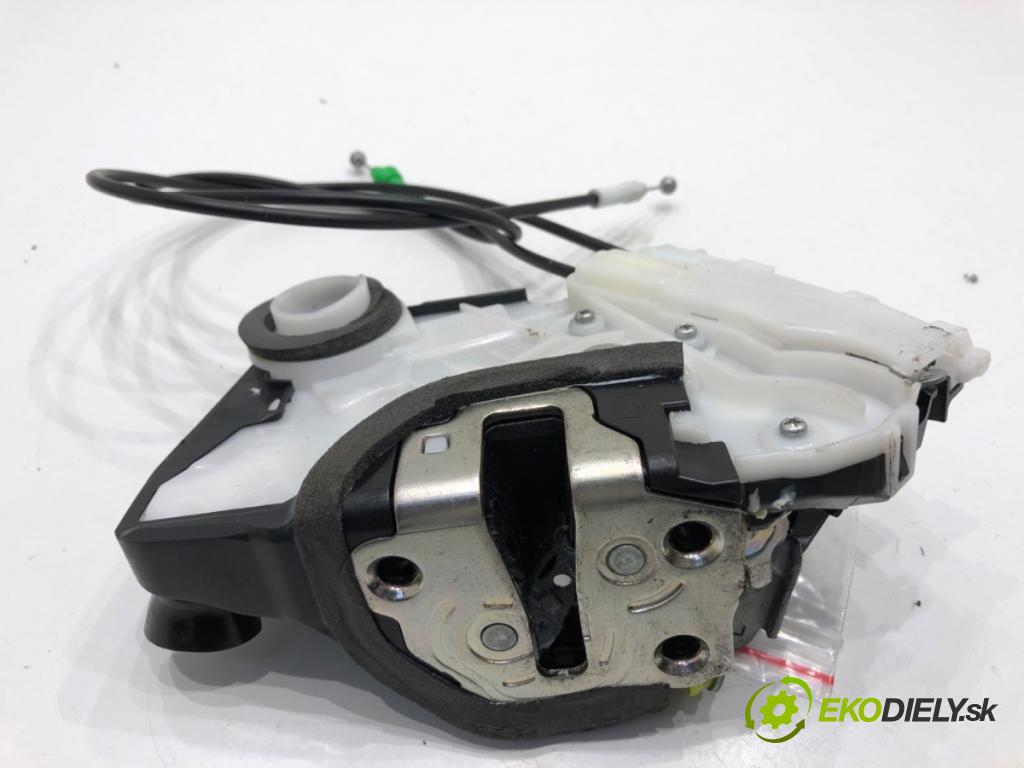 TOYOTA YARIS III liftback 2019 82 kW 1.5 (NSP131_) 1496 zámok Dvere ľavy predný 