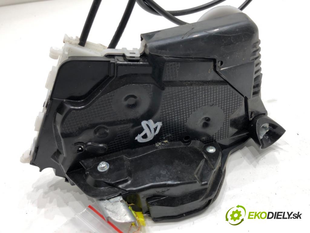 TOYOTA YARIS III liftback 2019 82 kW 1.5 (NSP131_) 1496 zámok Dvere ľavy predný