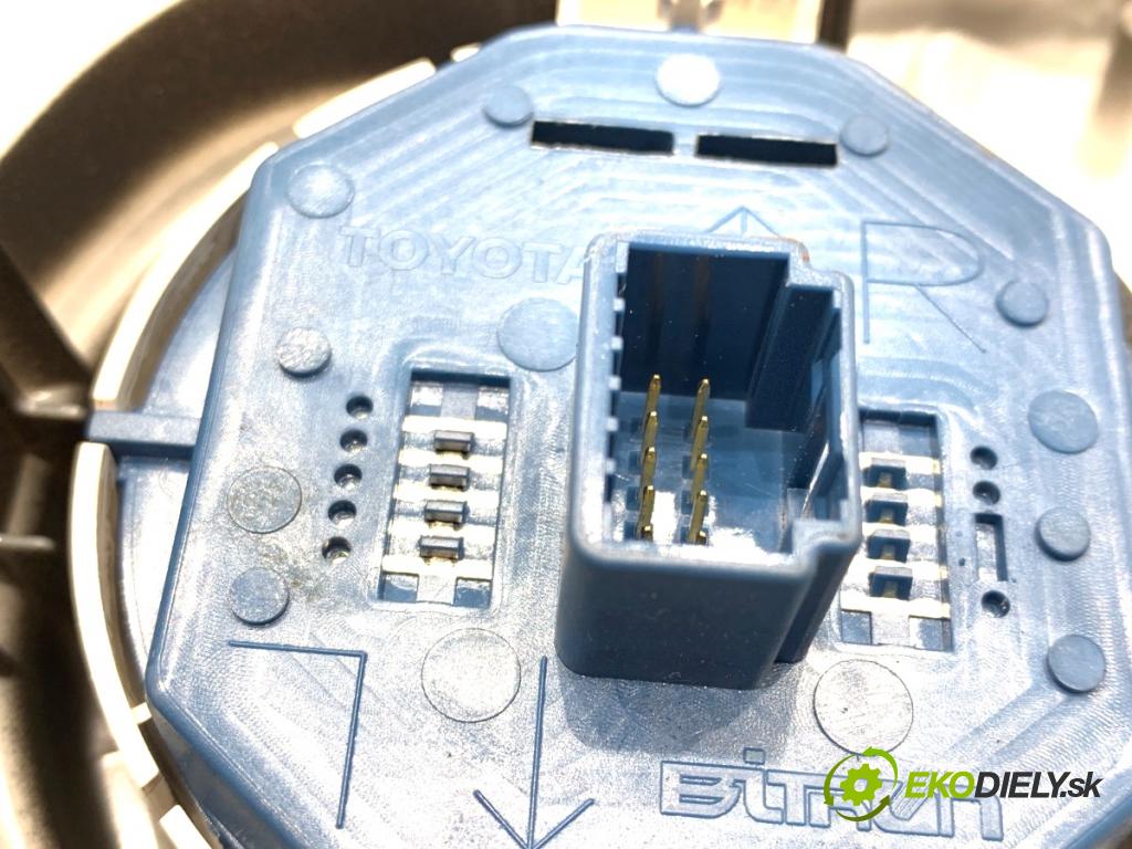 TOYOTA YARIS III liftback 2019 82 kW 1.5 (NSP131_) 1496 Spínač svetiel výstražných (núdzových) 839500D100 (Prepínacie páčky pod volantom)