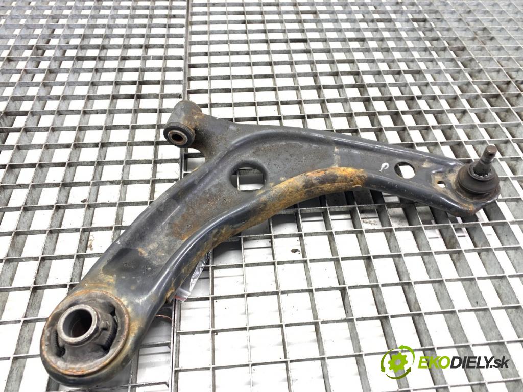 TOYOTA YARIS III liftback 2019 82 kW 1.5 (NSP131_) 1496 Rameno pravy predný 