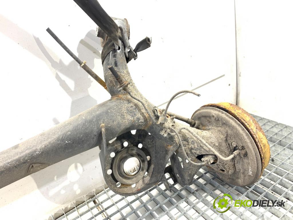 TOYOTA YARIS III liftback 2019 82 kW 1.5 (NSP131_) 1496 Výstuha zad