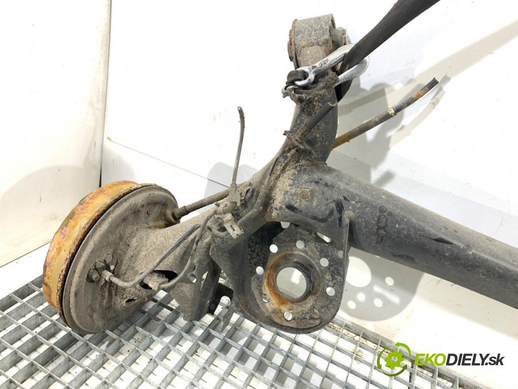 TOYOTA YARIS III liftback 2019 82 kW 1.5 (NSP131_) 1496 Výstuha zad
