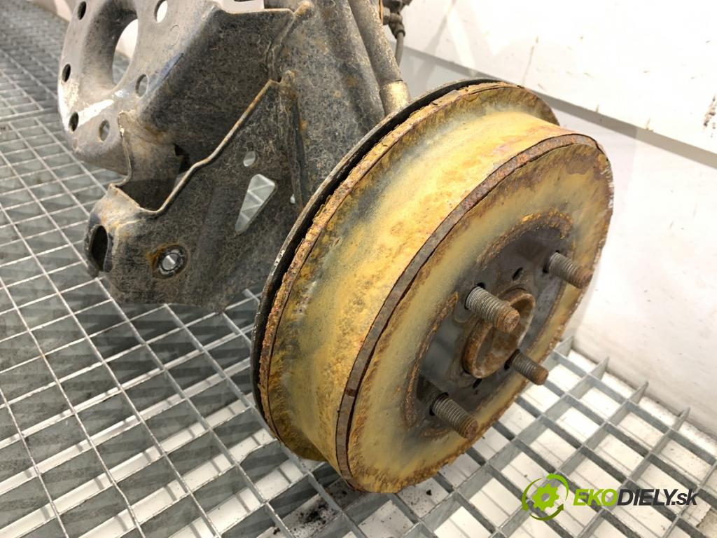TOYOTA YARIS III liftback 2019 82 kW 1.5 (NSP131_) 1496 Výstuha zad