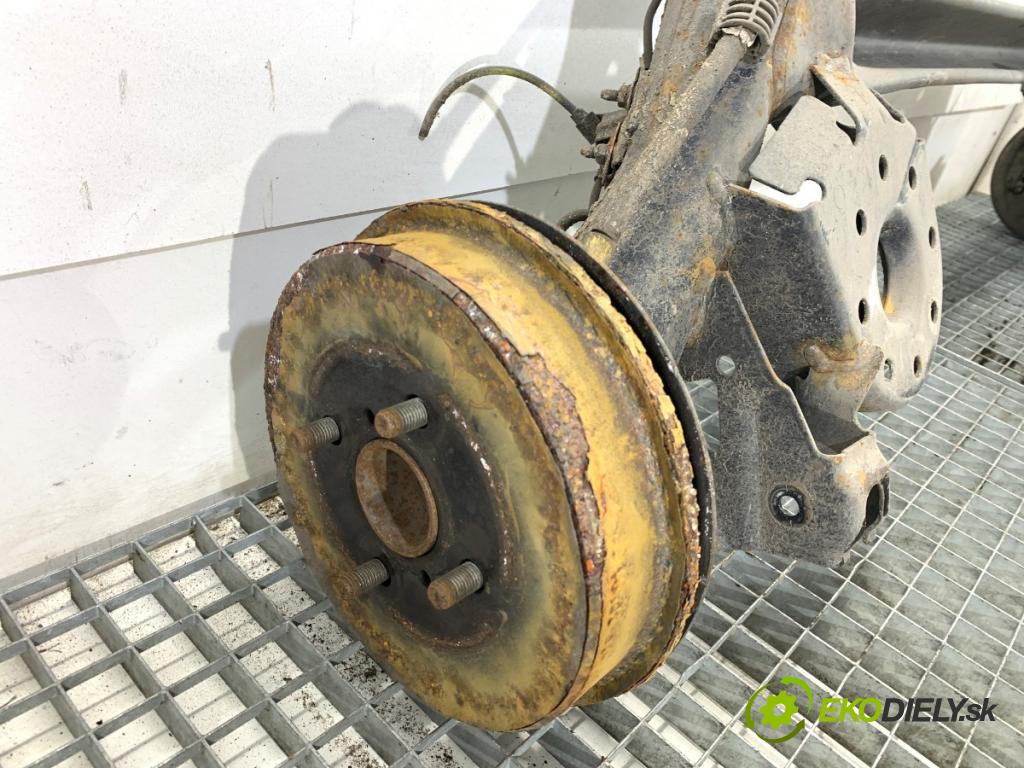 TOYOTA YARIS III liftback 2019 82 kW 1.5 (NSP131_) 1496 výztuha zadní část