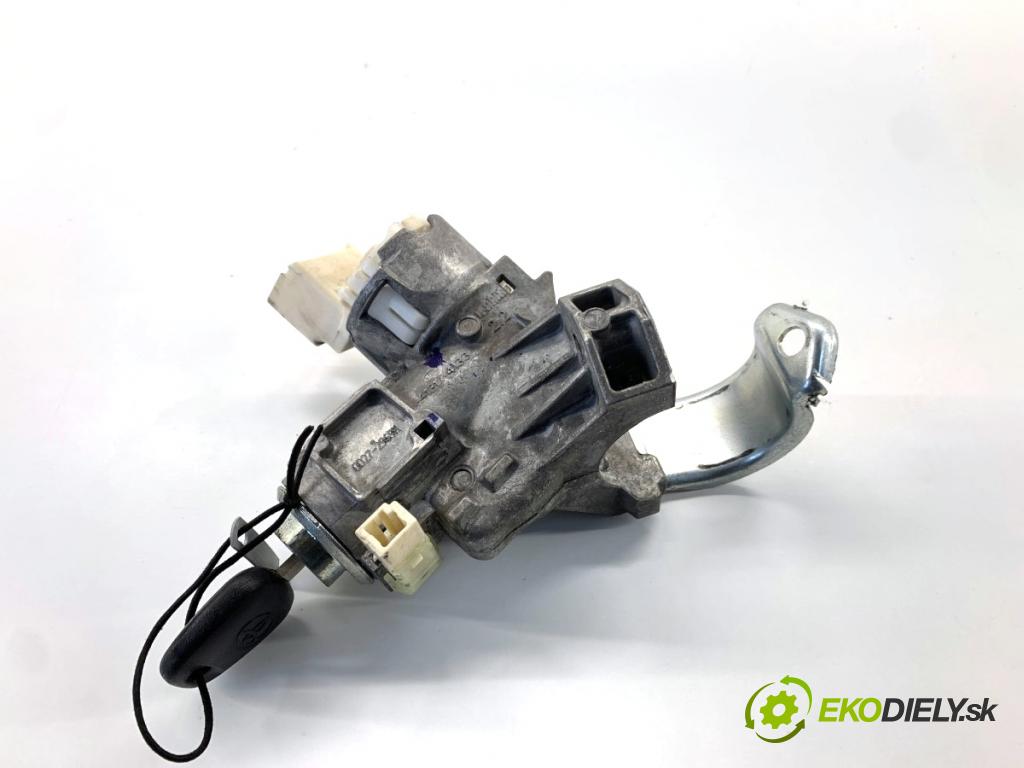 TOYOTA YARIS III liftback 2019 82 kW 1.5 (NSP131_) 1496 spinačka  (Spínacia skrinka)