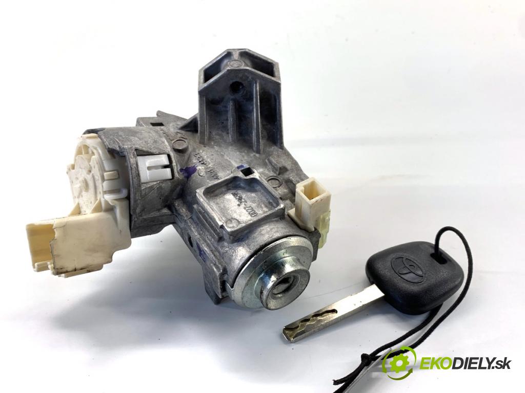 TOYOTA YARIS III liftback 2019 82 kW 1.5 (NSP131_) 1496 spinačka  (Spínacia skrinka)