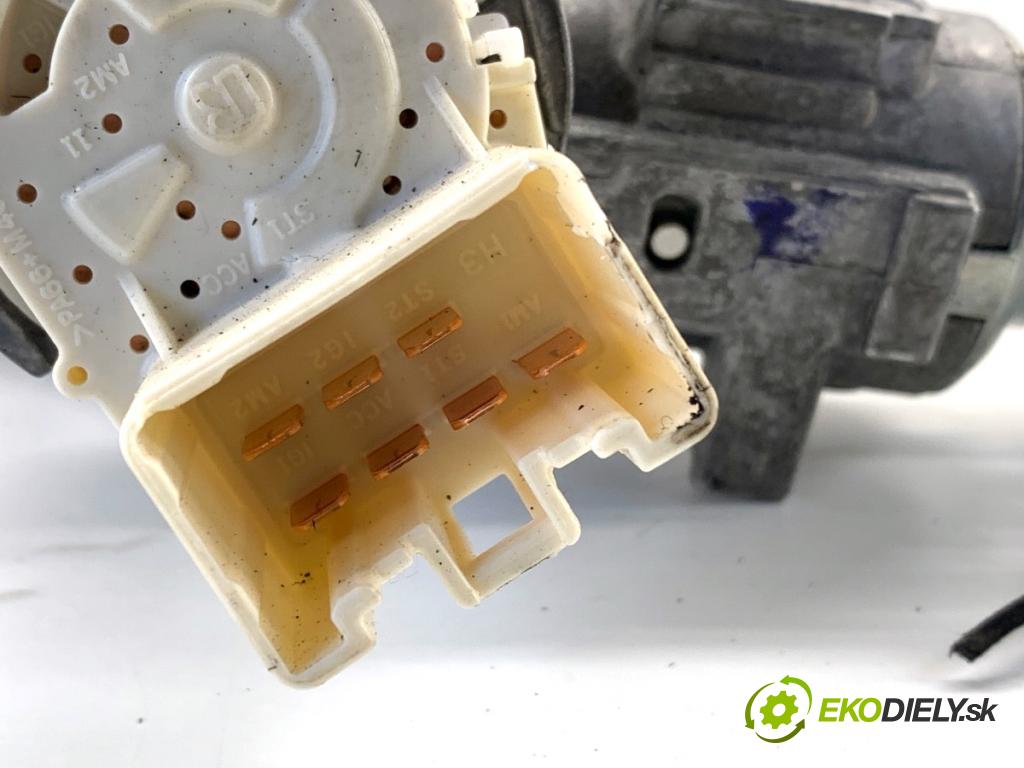 TOYOTA YARIS III liftback 2019 82 kW 1.5 (NSP131_) 1496 spinačka  (Spínacia skrinka)