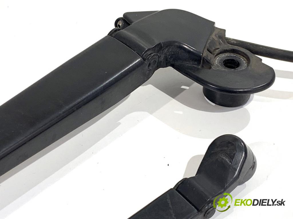 TOYOTA YARIS III liftback 2019 82 kW 1.5 (NSP131_) 1496 ramena stěrače přední část