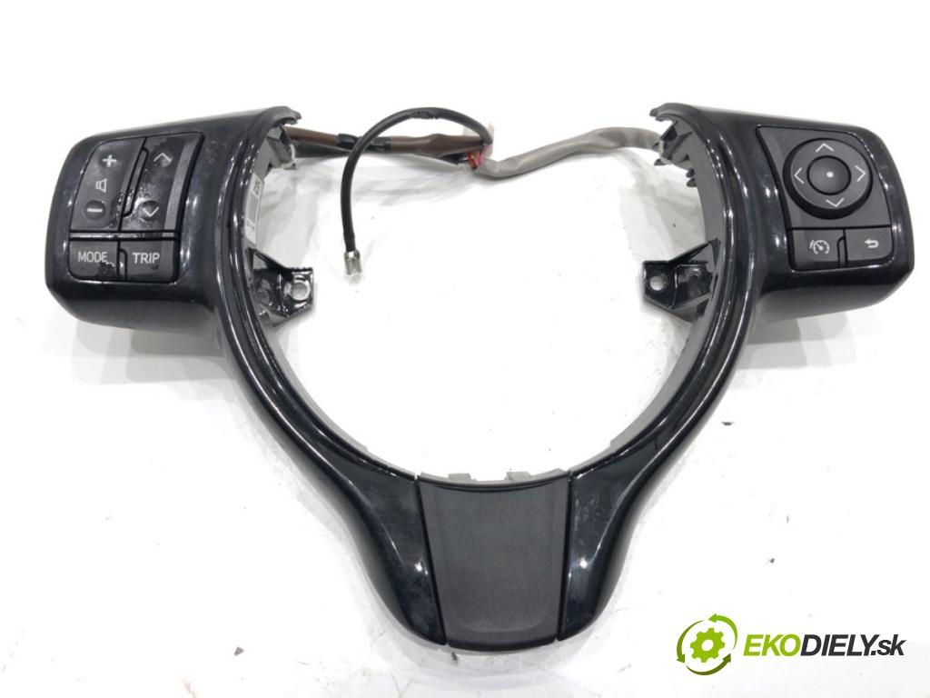 TOYOTA YARIS III liftback 2019 82 kW 1.5 (NSP131_) 1496 SPÍNAČE: volantu 