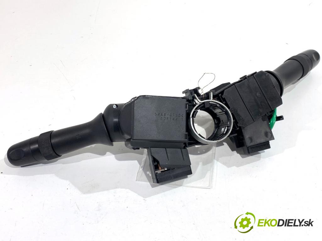 TOYOTA YARIS III liftback 2019 82 kW 1.5 (NSP131_) 1496 Prepínač kombinovaný  (Prepínacie páčky pod volantom)