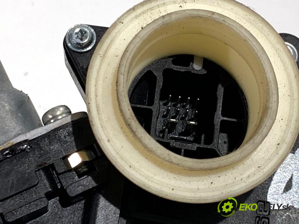 TOYOTA YARIS III liftback 2019 82 kW 1.5 (NSP131_) 1496 Mechanizmus okna ľavy predný 85720-0D360