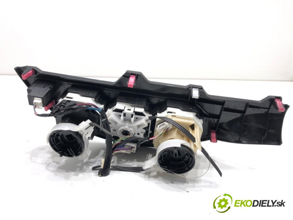 TOYOTA YARIS III liftback 2019 82 kW 1.5 (NSP131_) 1496 Panel ovládania kúrenia 55406-0D390 (Prepínacie páčky pod volantom)