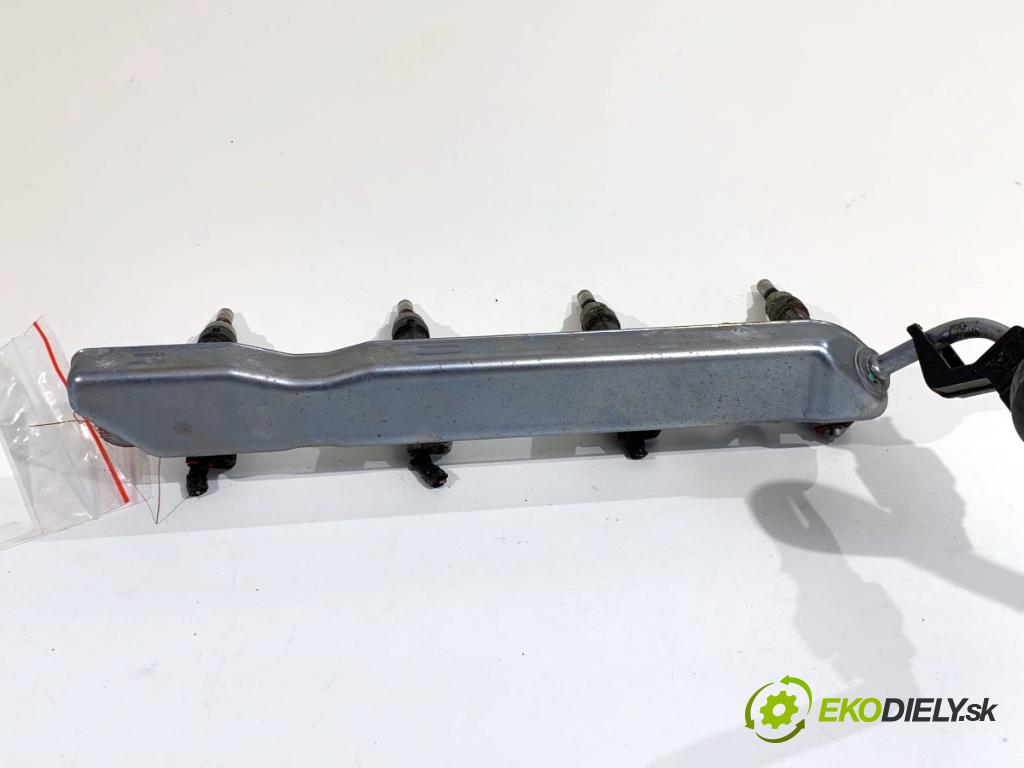 TOYOTA YARIS III liftback 2019 82 kW 1.5 (NSP131_) 1496 Lišta vstrekovacia 23250-47090 (Vstrekovacia lišta)