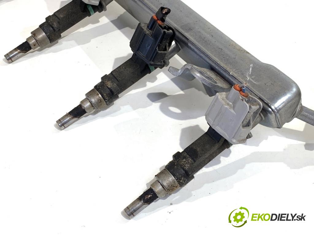 TOYOTA YARIS III liftback 2019 82 kW 1.5 (NSP131_) 1496 Lišta vstrekovacia 23250-47090 (Vstrekovacia lišta)