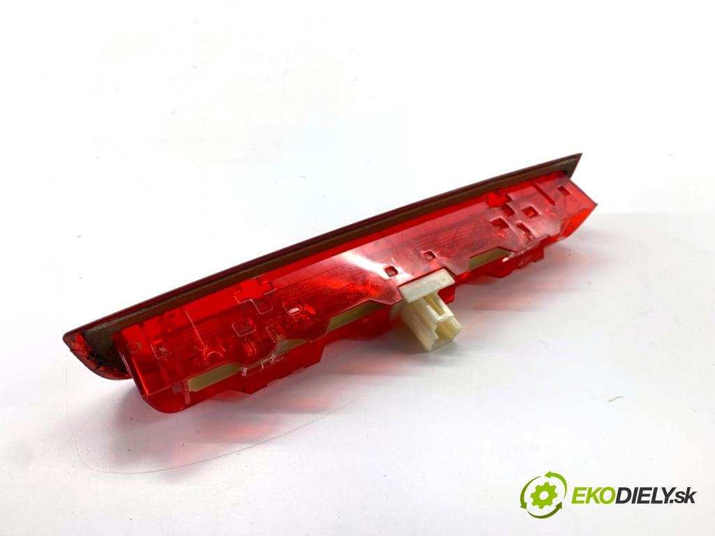 TOYOTA YARIS III liftback 2019 82 kW 1.5 (NSP131_) 1496 Svetlo brzdových svetiel 81570-0D152