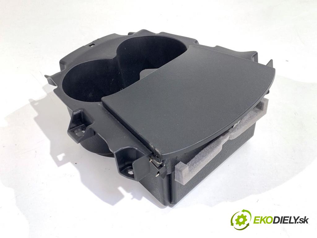 TOYOTA YARIS III liftback 2019 82 kW 1.5 (NSP131_) 1496 Držiak na nápoje 58837-0D020 (Držiak (úchyt) na nápoje)