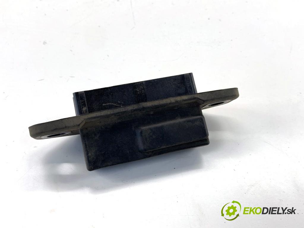 TOYOTA YARIS III liftback 2019 82 kW 1.5 (NSP131_) 1496 Kľučka dverí zad 