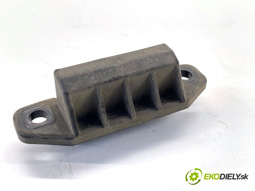 TOYOTA YARIS III liftback 2019 82 kW 1.5 (NSP131_) 1496 Kľučka dverí zad