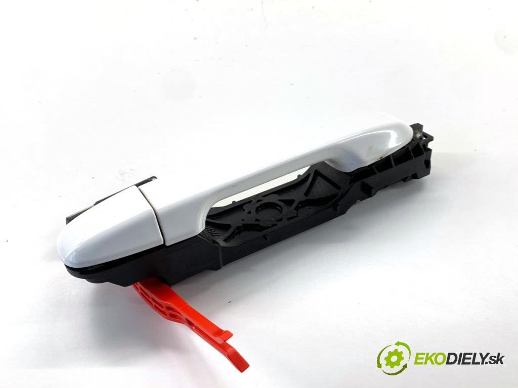 TOYOTA YARIS III liftback 2019 82 kW 1.5 (NSP131_) 1496 Kľučka vonkajšia pravy zad